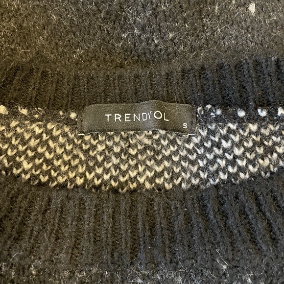 Yin Yang sweater! ☯️ - Picture 5 of 8